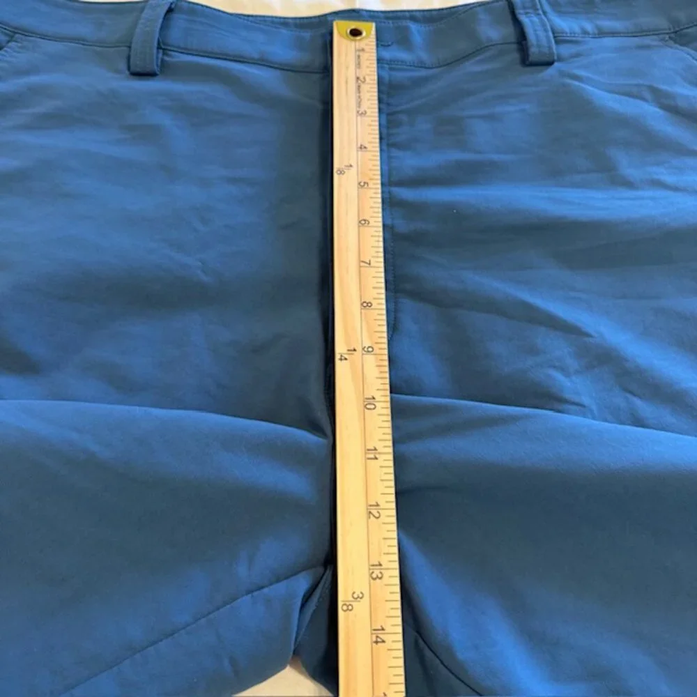 Men’s Under Armour Heat gear Casual Golf Shorts Size 42 Blue